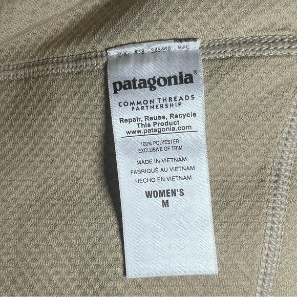 Women’s Patagonia Red and Off White Fleece Vest - Picture 10 of 13